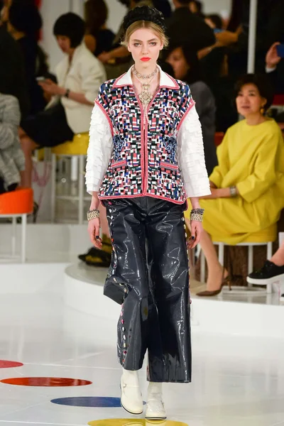 Look 17